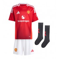 Camiseta Manchester United Alejandro Garnacho #17 Primera Equipación Replica 2024-25 para niños mangas cortas (+ Pantalones cortos)